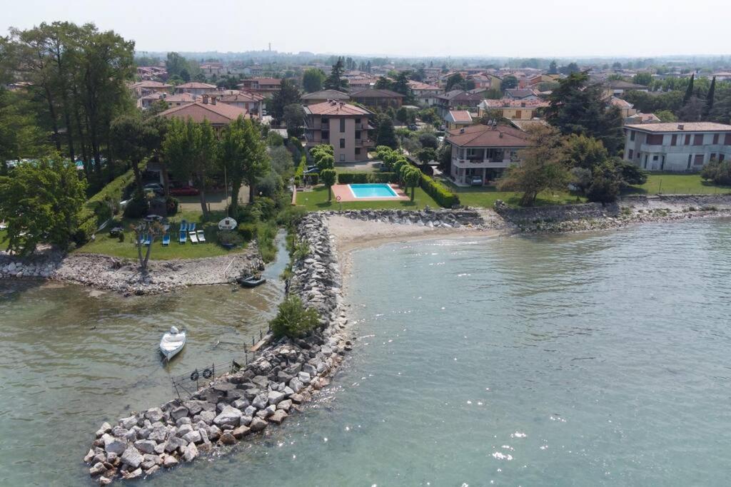 Incantevole Location Fronte Lago 西尔米奥奈 外观 照片