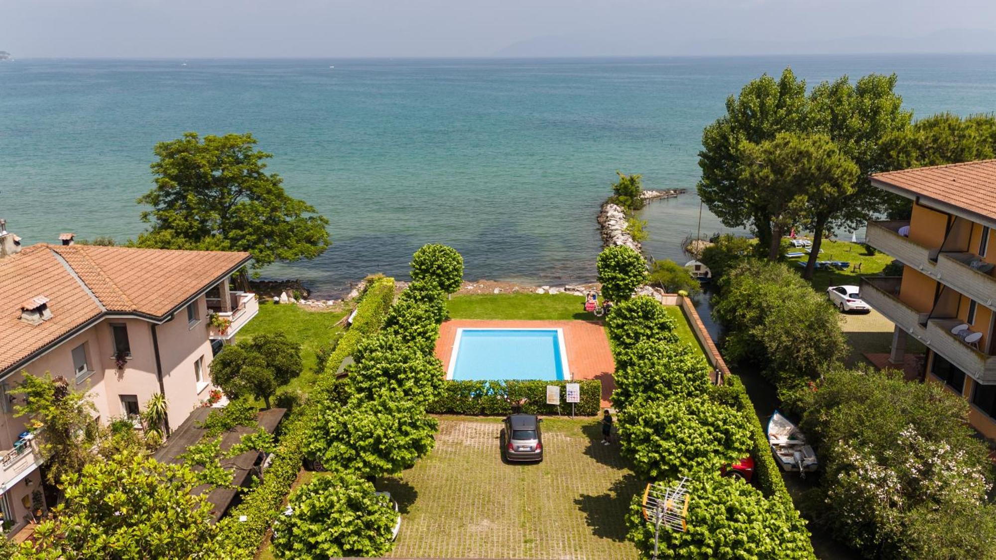 Incantevole Location Fronte Lago 西尔米奥奈 外观 照片