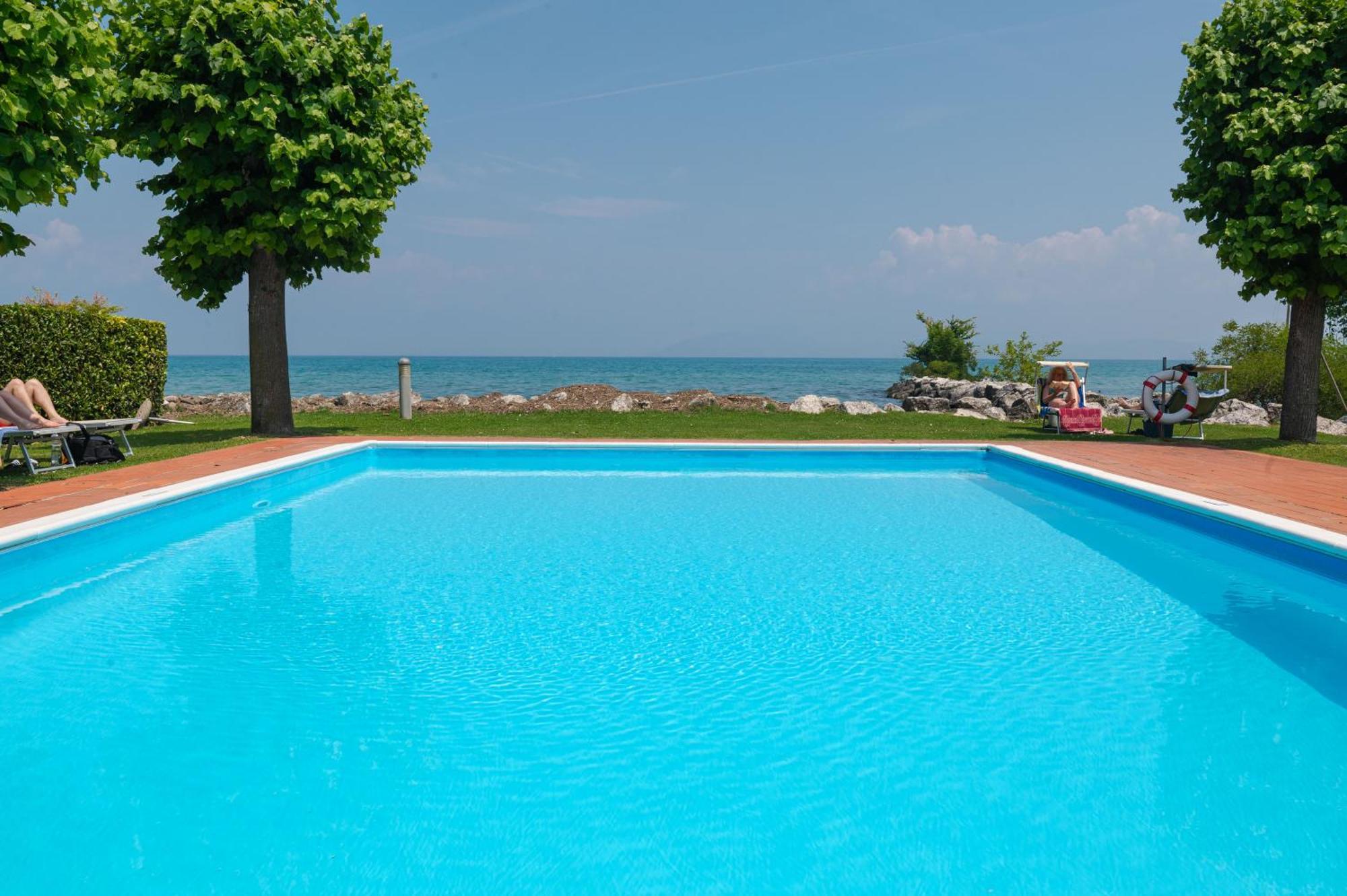Incantevole Location Fronte Lago 西尔米奥奈 外观 照片